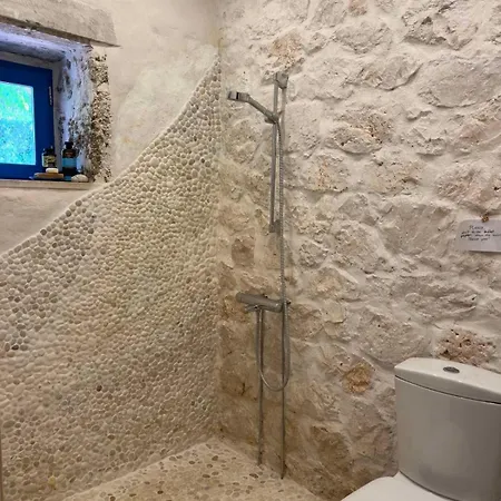 Bakola Vilă